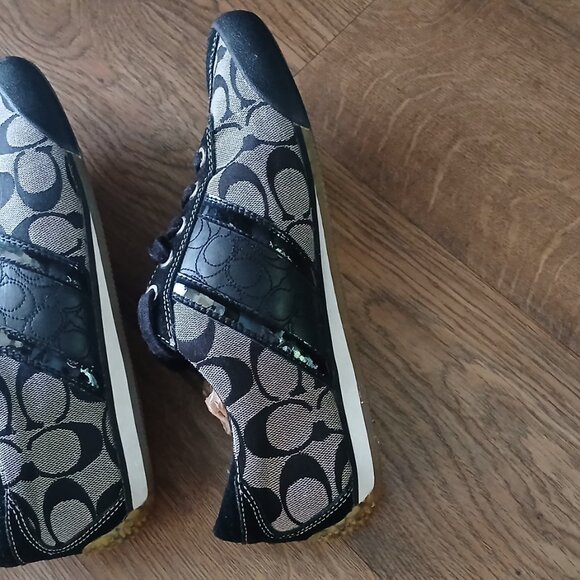 COACH AUTHENTIC Womens 9.5 size Meagan Sneakers Shoes! - Picture 5 of 5